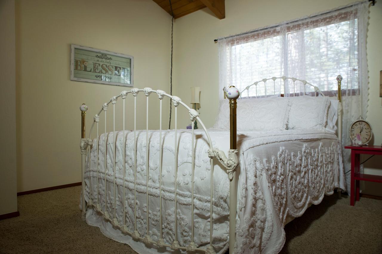 Lovely Mountain Lake Chalet By Yosemite: Equipped! Гровленд Екстер'єр фото