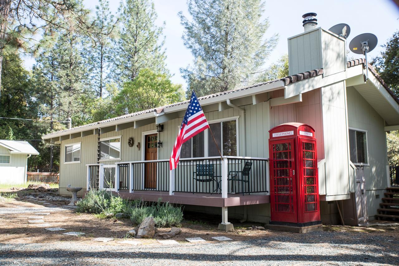 Lovely Mountain Lake Chalet By Yosemite: Equipped! Гровленд Екстер'єр фото
